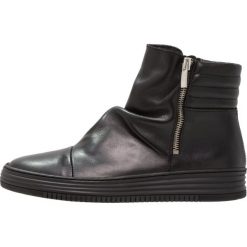 Trampki damskie slip on: Bullboxer Tenisówki i Trampki wysokie black