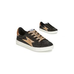 Buty Kaporal ROYAL. Czarne trampki i tenisówki damskie marki Kaporal, bez wzorów, bez zapięcia. Za 219,00 zł.