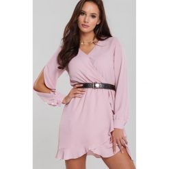 Różowa Sukienka Photon. Różowe sukienki damskie Renee, s, bez wzorów, bez kołnierzyka, bez rękawów, mini. W wyprzedaży za 144,99 zł.