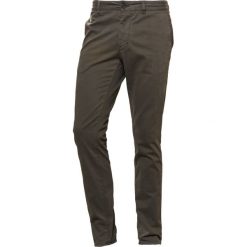 Chinosy męskie: Tiger of Sweden Chinosy olive