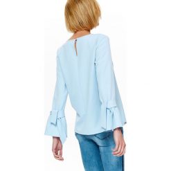BLUZKA DAMSKA ELEGANCKA Z WIĄZANIEM PRZY RĘKAWACH. Bluzki damskie Top Secret. W wyprzedaży za 39,99 zł.