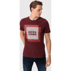 Jack & Jones Cool Yoda Koszulka Czerwony. Czerwone podkoszulki męskie Jack & Jones, l, z nadrukiem, z bawełny, bez kołnierzyka, krótkie. Za 68,95 zł.
