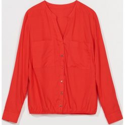 Elegancka bluzka z wiskozy - Czerwony. Czerwone bluzki damskie Mohito, bez wzorów, z wiskozy, eleganckie, bez kołnierzyka, bez rękawów. Za 99,99 zł.