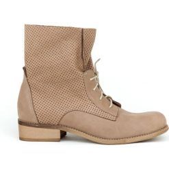 Botki - skóra naturalna - model 460 - kolor cappuccino. Botki damskie Zapato, ze skóry, bez obcasa, bez zapięcia. W wyprzedaży za 259,35 zł.