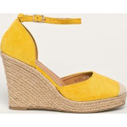 Answear - Espadryle LaDonna. Żółte koturny damskie ANSWEAR, z okrągłym noskiem, bez obcasa, na obcasie, na klamry. Za 119,90 zł.