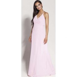 Różowa Elegancka Długa Sukienka Wiązana na Szyi. Różowe sukienki damskie Molly.pl, na imprezę, na lato, s, bez wzorów, eleganckie, bez kołnierzyka, z długim rękawem, długie, maxi, dopasowane. Za 288,90 zł.
