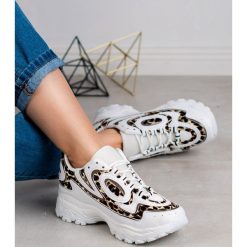 DAMSKIE BUTY SPORTOWE - motywy zwierzęce || biały. Białe buty sportowe damskie Kayla, bez wzorów, sportowe. Za 49,90 zł.