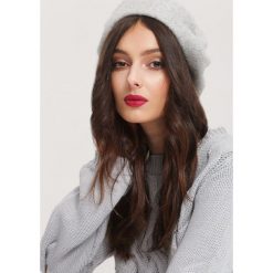 Jasnoszary Beret Hearsay. Szare czapki damskie Renee. Za 39,99 zł.