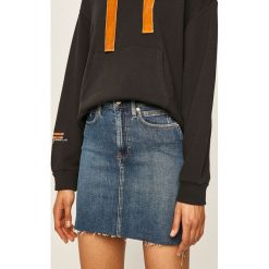 Calvin Klein Jeans - Spódnica jeansowa. Niebieskie spódniczki damskie Calvin Klein Jeans, na co dzień, bez wzorów, z elastanu, casualowe, mini, proste. Za 299,90 zł.