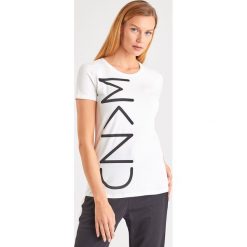 T-SHIRT CALAO weekend max mara. T-shirty damskie Weekend Max Mara, l, bez wzorów, z materiału, bez kołnierzyka. W wyprzedaży za 244,30 zł.