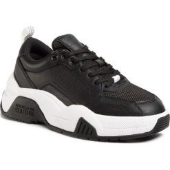 Sneakersy VERSACE JEANS COUTURE - E0VVBSF4 71519 899. Czarne półbuty damskie Versace Jeans Couture, z jeansu. W wyprzedaży za 649,00 zł.