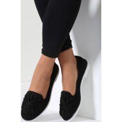 Czarne Mokasyny Ssnake. Czarne mokasyny damskie vices, bez wzorów, bez obcasa, na płaskiej podeszwie, bez zapięcia. Za 54,99 zł.