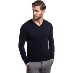 Sweter FABRIZIO SWGR000259. Niebieskie swetry męskie Giacomo Conti, na zimę, m, bez wzorów, z bawełny, eleganckie, z dekoltem w serek, bez kaptura. Za 199,00 zł.