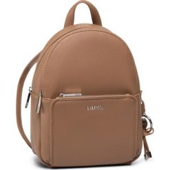 Plecak LIU JO - Backpack AA0087 E0221 Nuez 71038. Pomarańczowe plecaki damskie Liu Jo, bez wzorów, ze skóry ekologicznej, eleganckie, bez dodatków. Za 599,00 zł.