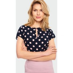 Bluzka z nadrukiem. Bluzki damskie Greenpoint, z nadrukiem, z wiskozy, bez kołnierzyka, bez rękawów. Za 59,99 zł.