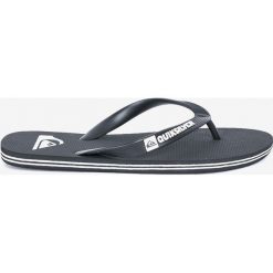 Quiksilver - Japonki. Czarne kapcie męskie Quiksilver, z gumy, z okrągłym noskiem, bez zapięcia. Za 79,90 zł.