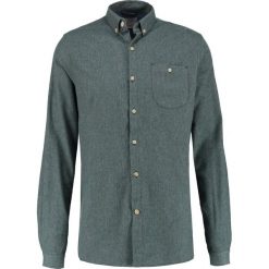 Knowledge Cotton Apparel SLIM FIT Koszula green gables. Zielone koszule męskie marki Knowledge Cotton Apparel, xl, bez wzorów, z bawełny, bez kołnierzyka, bez rękawów. Za 399,00 zł.