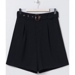 Eleganckie szorty z wysokim stanem - Czarny. Czarne szorty damskie Sinsay, s, bez wzorów, eleganckie, z podwyższonym stanem. Za 59,99 zł.