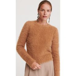 Pluszowy sweter - Beżowy. Brązowe swetry damskie Reserved, s, bez wzorów, bez rękawów, bez kaptura. Za 99,99 zł.