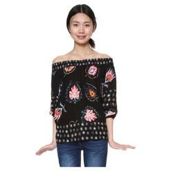 Desigual Bluzka Damska Bluse D Minor 18swbwbr 2000 (Rozmiar S). Czarne bluzki damskie marki Desigual, s, bez wzorów, z materiału, bez kołnierzyka, bez rękawów. W wyprzedaży za 134,00 zł.