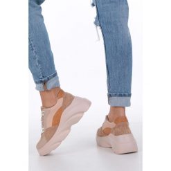 Camelowe buty sportowe sneakersy sznurowane casu. Buty dziewczęce sportowe Casu, na lato, bez wzorów, ze skóry ekologicznej, na sznurówki. Za 98,99 zł.