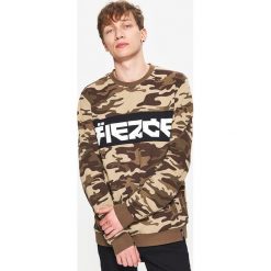 Bluzy męskie: Bluza camo z napisem - Brązowy