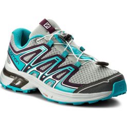 Buty SALOMON - Wings Flyte 2 W 400707 21 W0 Quarry/Dark Purple/Bluebird. Szare buty damskie do biegania marki Salomon, w geometryczne wzory, ze skóry ekologicznej. W wyprzedaży za 299,00 zł.
