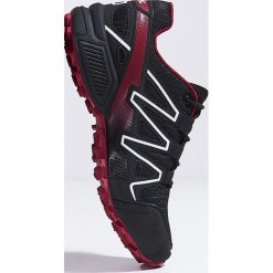 Czarno-Czerwone Buty Sportowe Hidden Track. Czarne buty sportowe męskie Born2be, bez zapięcia. W wyprzedaży za 134,99 zł.