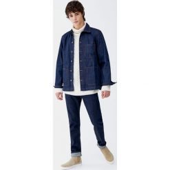 Spodnie jeansowe straight fit z krajką. Zielone spodnie męskie marki Pull&Bear, m, bez wzorów, z jeansu. Za 159,00 zł.