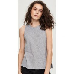 Bawełniany tank top - Jasny szary. Szare topy damskie Sinsay, s, bez wzorów, z bawełny, bez kołnierzyka. Za 7,99 zł.
