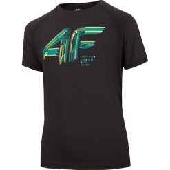 Koszulka sportowa chłopięca (122-164) JTSM400 - czarny. Czarne t-shirty chłopięce marki 4F JUNIOR, bez wzorów, z dzianiny, bez rękawów. Za 49,99 zł.