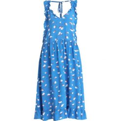 Custommade NAOMIE Długa sukienka palace blue. Niebieskie sukienki damskie marki Custommade, bez wzorów, z wiskozy, bez kołnierzyka, z długim rękawem, długie, maxi. Za 739,00 zł.