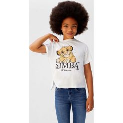 Mango Kids - T-shirt Simba 110-140 cm. Białe bluzki dziewczęce Mango Kids, z nadrukiem, z bawełny, z okrągłym kołnierzem, z krótkim rękawem, krótkie, bez kaptura. Za 59,90 zł.