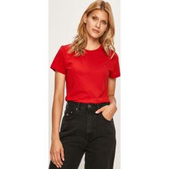 Tommy Hilfiger - T-shirt. Czerwone bluzki damskie TOMMY HILFIGER, s, bez wzorów, z bawełny, z okrągłym kołnierzem. W wyprzedaży za 139,90 zł.