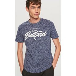 T-shirty męskie: T-shirt z nadrukiem i hasłem – Niebieski