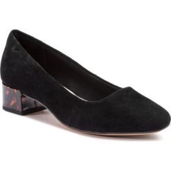 Półbuty CLARKS - Orabella Alice 261388954 Black Suede. Czarne półbuty damskie Clarks, na co dzień, bez wzorów, ze skóry, bez obcasa, na obcasie, bez zapięcia. W wyprzedaży za 229,00 zł.