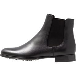 Pretty Ballerinas Botki black. Czarne botki damskie skórzane marki Pretty Ballerinas. Za 949,00 zł.
