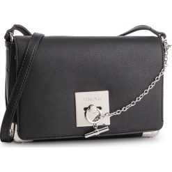 Torebka CALVIN KLEIN - Ck Lock Med Flap Xbody Corners K60K605060 001. Czarne torebki klasyczne damskie Calvin Klein, bez wzorów, ze skóry ekologicznej, bez dodatków. W wyprzedaży za 369,00 zł.