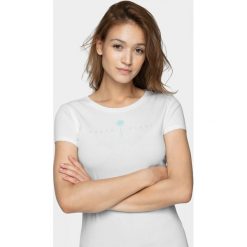 T-shirt damski TSD601 - biały - Outhorn. Białe koszulki damskie Outhorn, bez wzorów, bez kołnierzyka. W wyprzedaży za 24,99 zł.