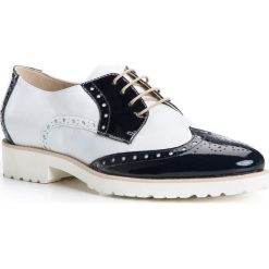 Buty damskie. Brązowe półbuty damskie Wittchen, bez wzorów, ze skóry, bez obcasa, bez zapięcia. W wyprzedaży za 399,90 zł.
