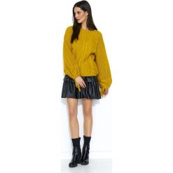 Sweter oversize z szerokimi rękawami musztardowy. Swetry damskie e-margeritka.pl, na wiosnę, s, bez wzorów, z wełny, z krótkim rękawem, krótkie, bez kaptura. Za 129,99 zł.