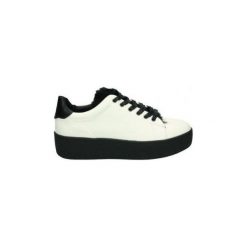 Buty Chika 10 CHK10 MARION 06. Białe buty sportowe damskie Chika 10, bez wzorów, sportowe. Za 228,50 zł.