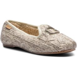 Kapcie GANT - Lazy 17598934 Beige Melange G111. Brązowe klapki damskie GANT, bez wzorów, z wełny, bez obcasa. W wyprzedaży za 149,00 zł.