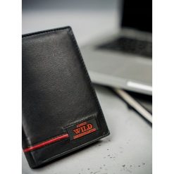 Portfel męski skórzany Always Wild N4-RB czarny - CZARNY Z CZERWONYM. Czerwone portfele męskie ALWAYS WILD, bez wzorów. Za 39,99 zł.