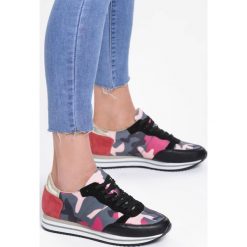 Czarne Buty Sportowe Playact. Czarne buty sportowe damskie Inny, z aplikacjami, sportowe. Za 109,99 zł.