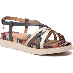 Sandały WRANGLER - Tropical Karen WL91601A Navy 016. Niebieskie klapki damskie Wrangler, bez wzorów, ze skóry ekologicznej, bez obcasa. W wyprzedaży za 169,00 zł.