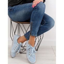 Trampki damskie niebieskie AK03P BLUE. Niebieskie trampki i tenisówki damskie obuwie damskie, z tkaniny. Za 68,28 zł.