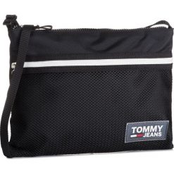 Saszetka TOMMY JEANS - Tjm Urban Pouch AM0AM04982 002. Czarne torby męskie skórzane Tommy Jeans, bez wzorów, z jeansu, młodzieżowe. W wyprzedaży za 169,00 zł.