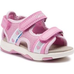 Sandały GEOX - B Sand.Multy G. B B920DB 01454 C8006 M Dk Pink. Różowe sandały dziewczęce Geox, z materiału. W wyprzedaży za 159,00 zł.