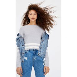 Swetry klasyczne damskie: Sweter cropped w paski